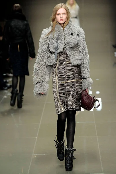 Look 50
